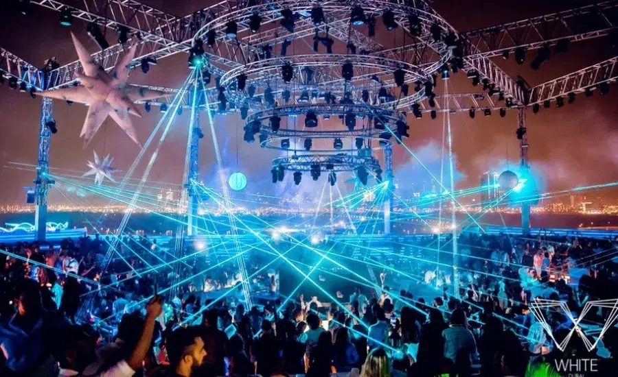 White_Dubai_1_fe1b36411b