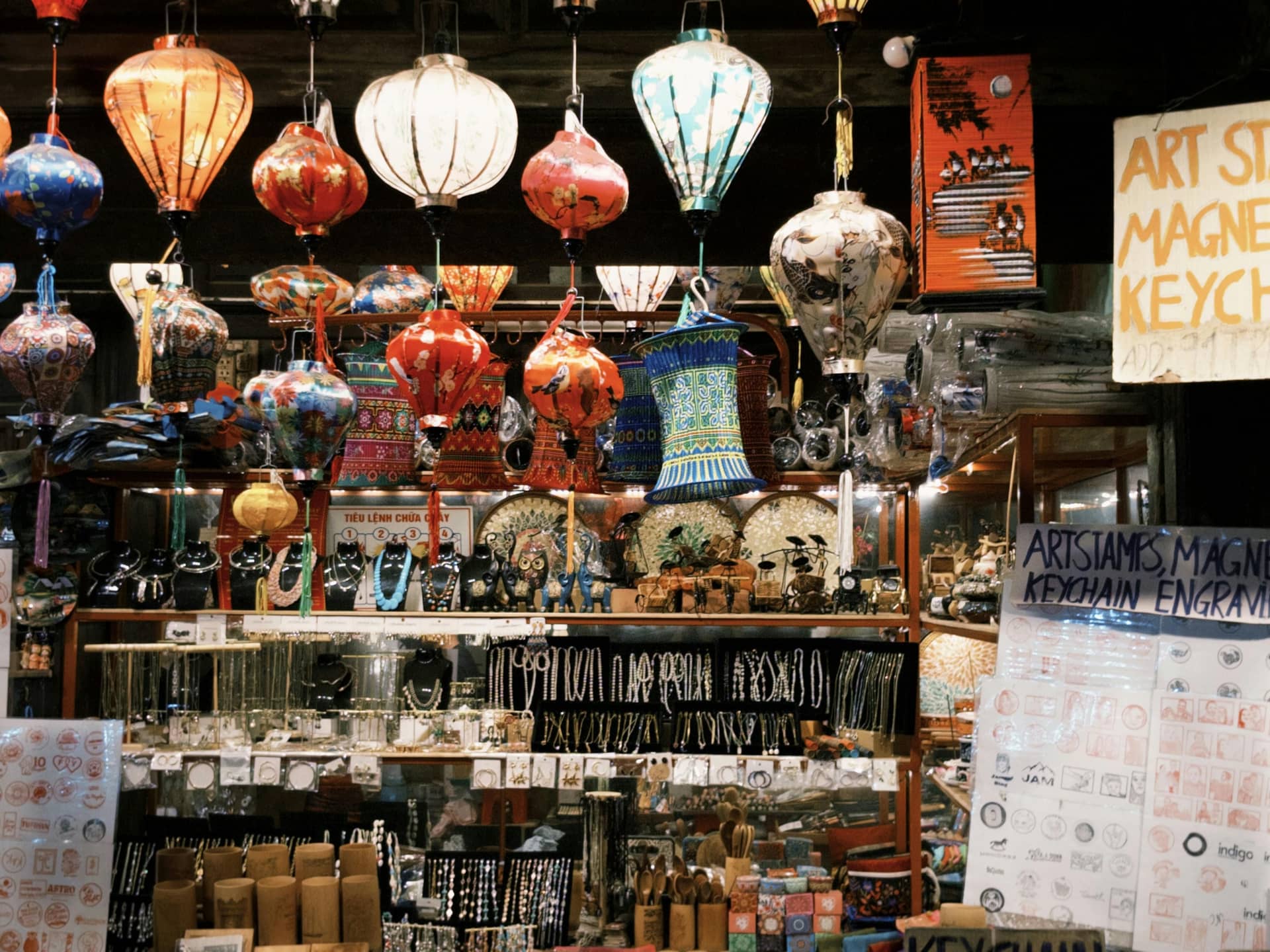 best souvenirs to buy in singapore.jpg