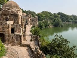 hauzkhas-1 (1).webp