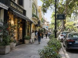 khan market (1).webp