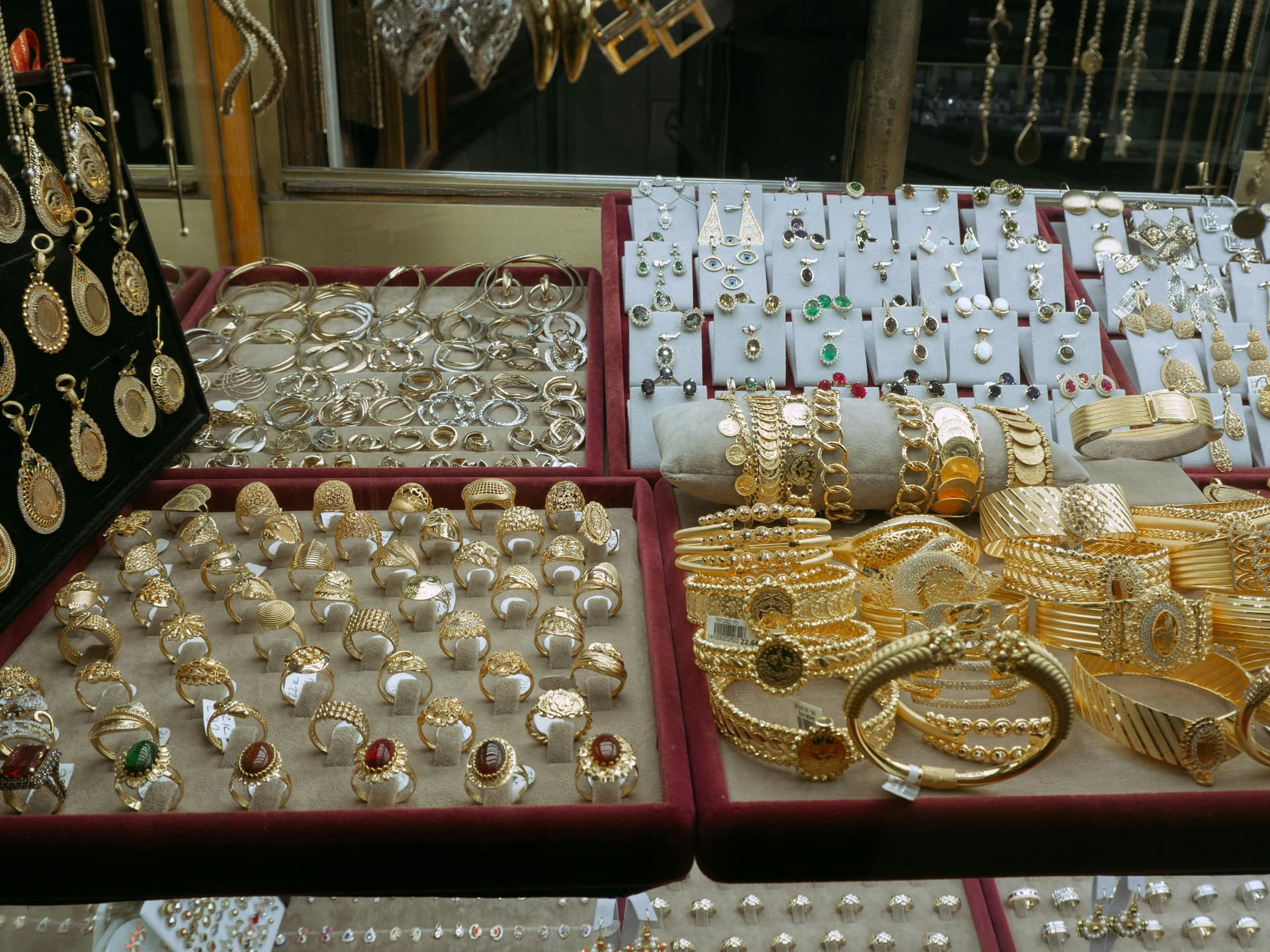 silver n gold jewellery bali.jpg