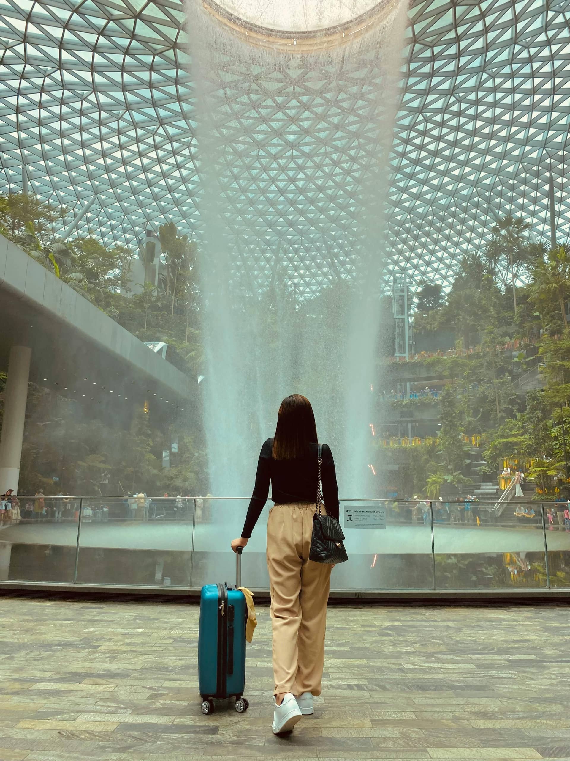 singapore safty for female traveler.jpg