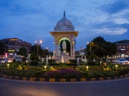 statue circle -2_compressed.webp
