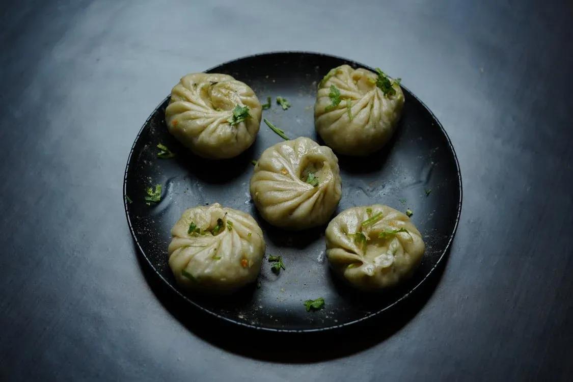 Momos