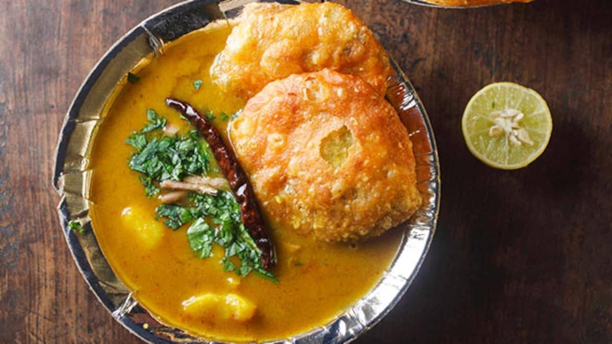 Kachori With Sabzi