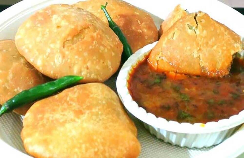 Kachori With Sabzi