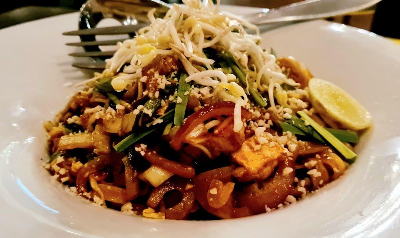 Neung Roi, Radisson Blu Plaza