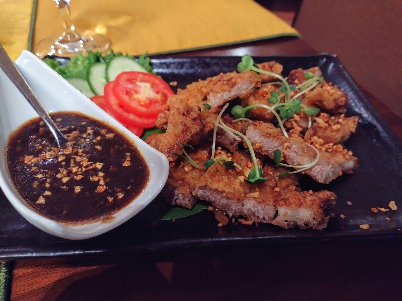 Neung Roi, Radisson Blu Plaza