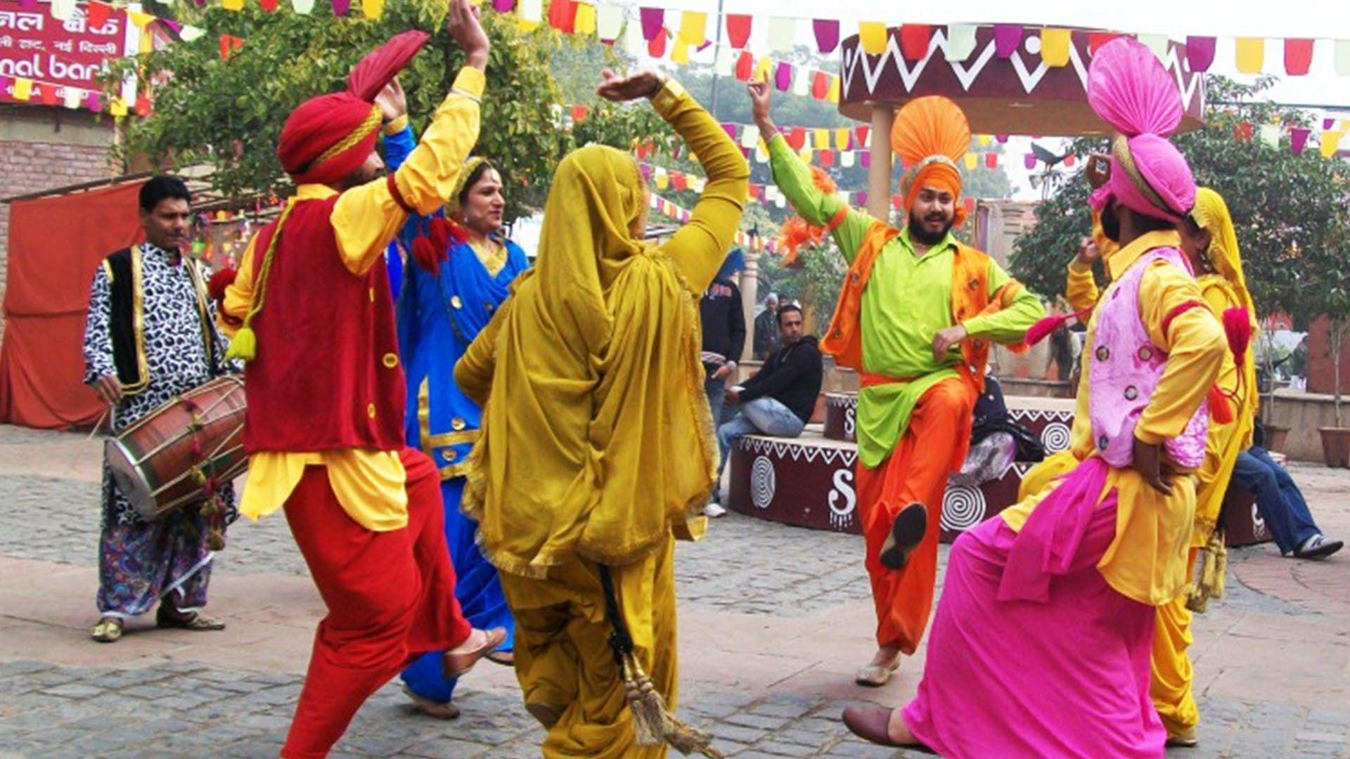 Dilli Haat Cultural Performances