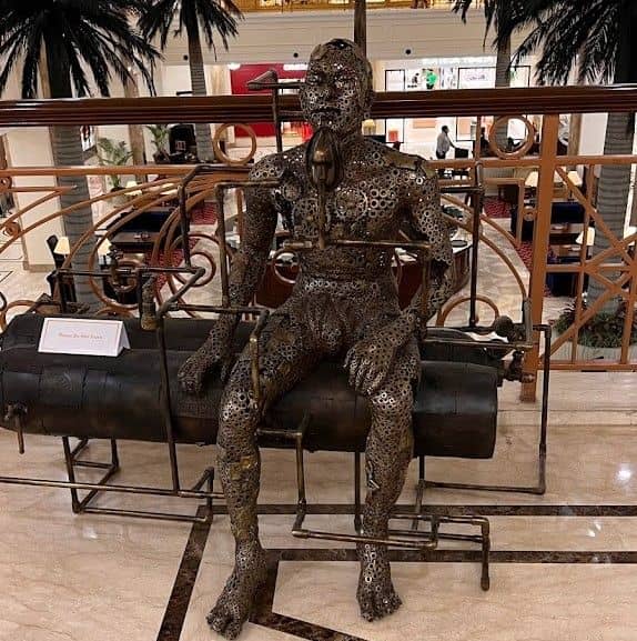 Dlf Emporio