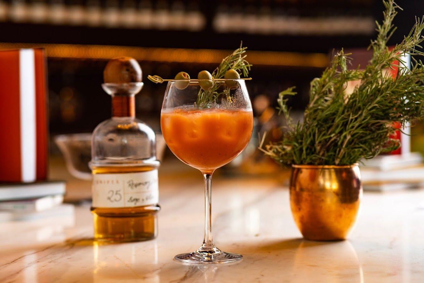 Juniper Bar - Andaz Delhi