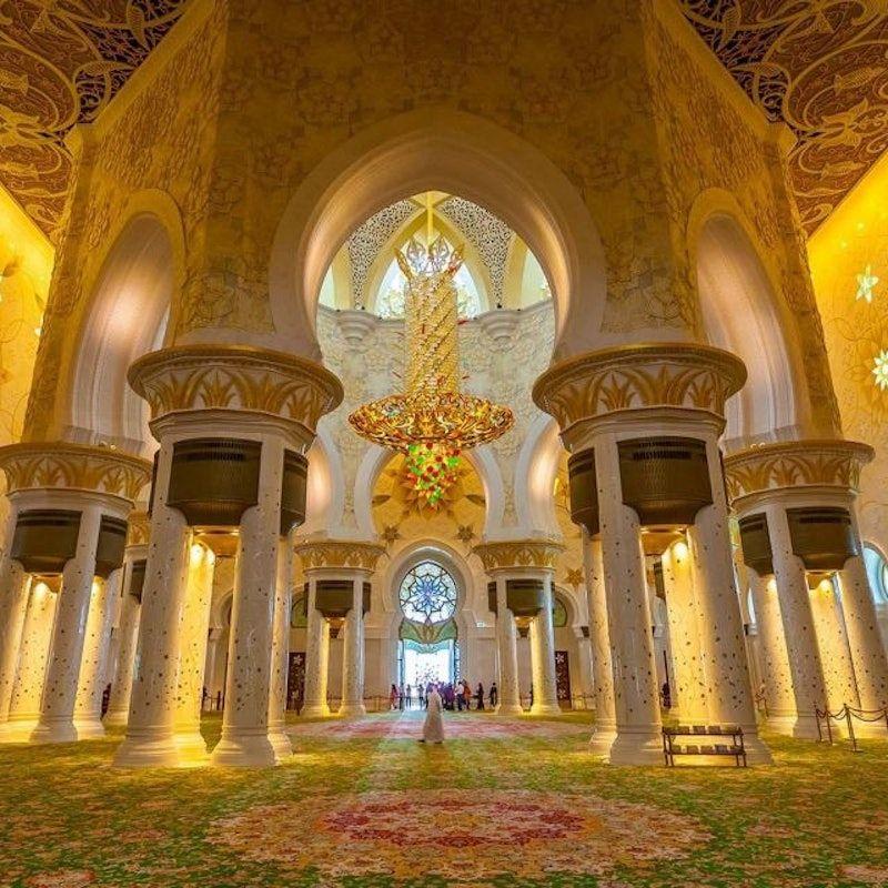 Half-Day Trip from Dubai: Sheikh Zayed Grand Mosque Express Entry