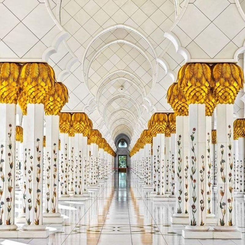 Half-Day Trip from Dubai: Sheikh Zayed Grand Mosque Express Entry