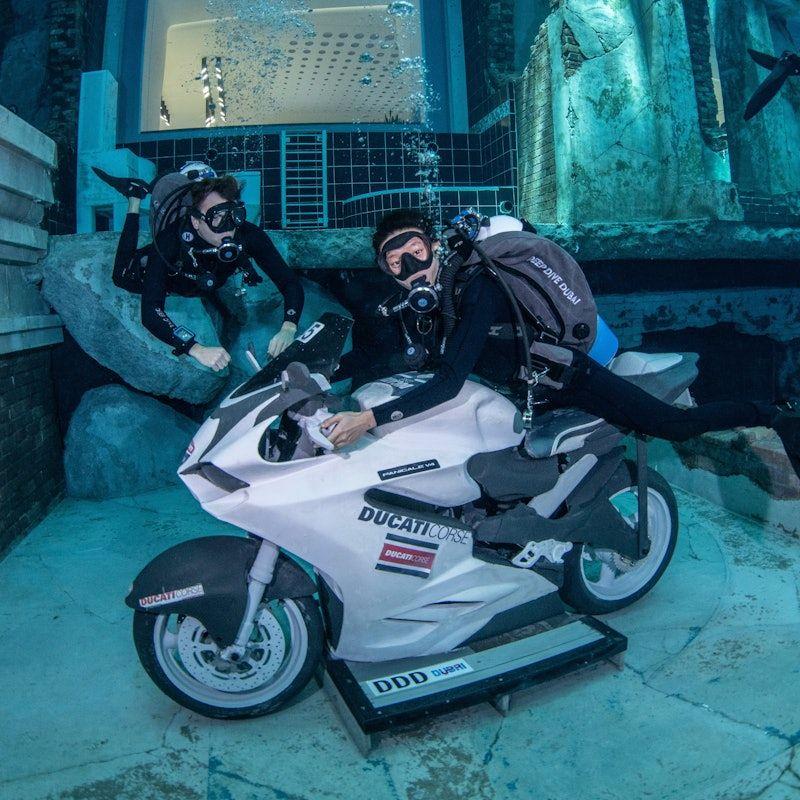 Deep Dive Dubai: Discover Scuba Diving for Beginners