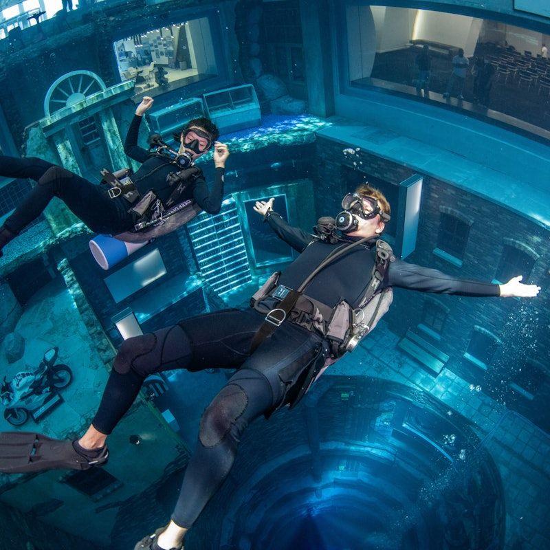 Deep Dive Dubai: Discover Scuba Diving for Beginners