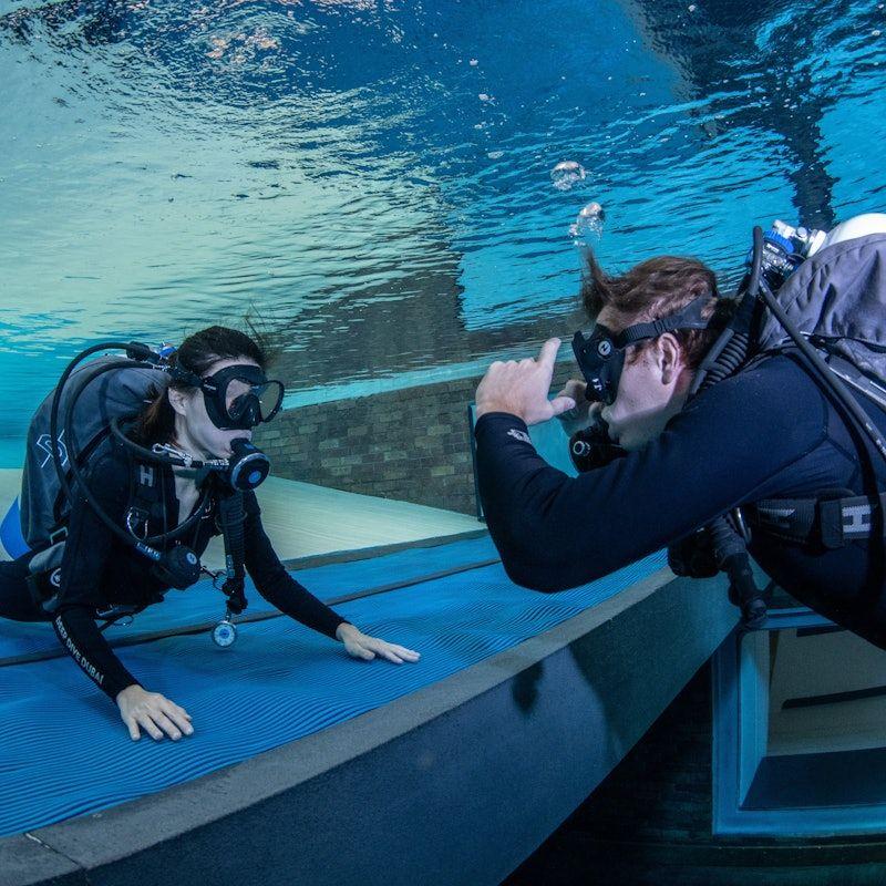 Deep Dive Dubai: Discover Scuba Diving for Beginners