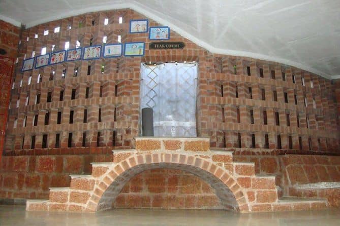 Houses of Goa + Shopping at Mario Miranda Gallery + Shiksha Niketan school