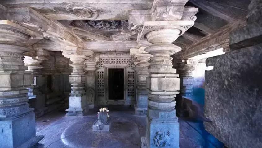Kadamba Shri Mahadeva Temple, Tambdisurla