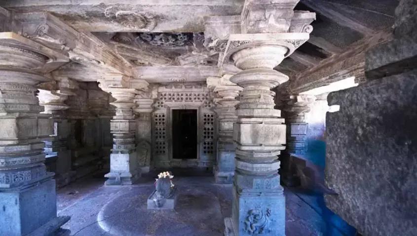 Kadamba Shri Mahadeva Temple, Tambdisurla