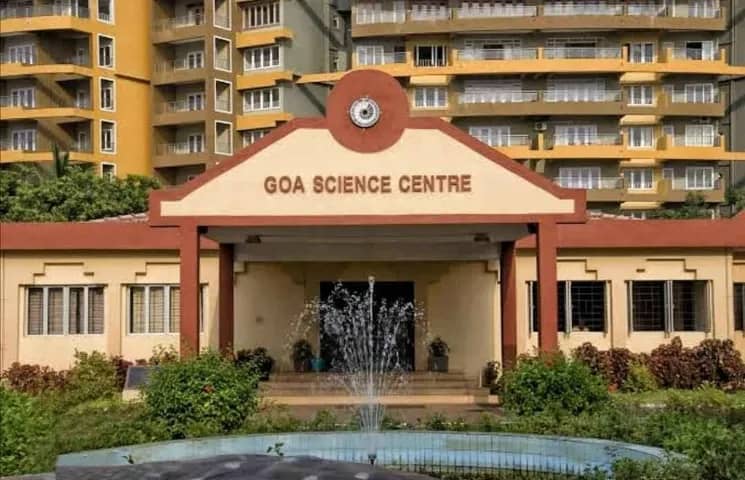 Miramar + Planetarium (Goa Science Centre & Planetarium), Kala Academy (seafront), Bhagwan Mahavir Children's Park (seafront)