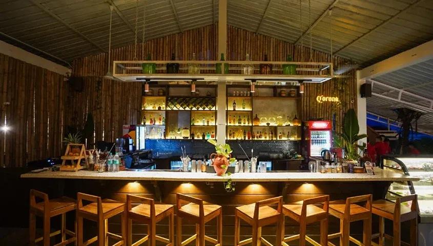 The Southern Deck - Beach Bar & Bistro