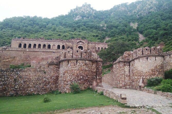 Full-Day Private Chand Baori Step well & Bhangarh Tour