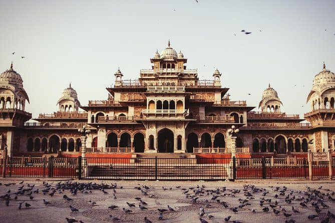 Jaipur City Palace, Hawa Mahal & Jantar Mantar Private Tour