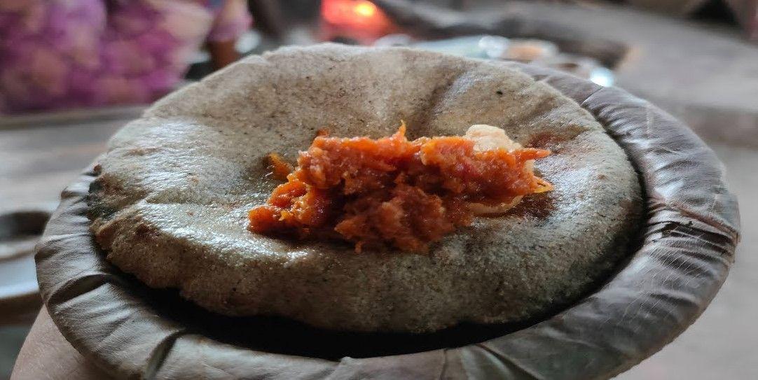 Bajra ki Roti with Lehsun Chutney