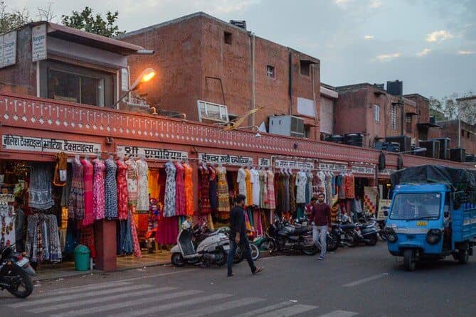 Private Guided Shopping tour by tuk tuk