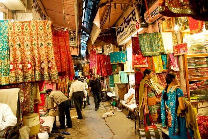 Private Guided Shopping tour by tuk tuk