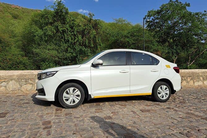 Private Jaipur Arrival Transfer - Airport to Hotel/Accommodation