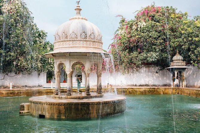 Private Sightseeing by Tuk-Tuk or Car