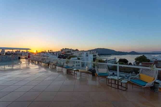 Heritage Tour: Private Boat, Havelis, City Walk & High Tea