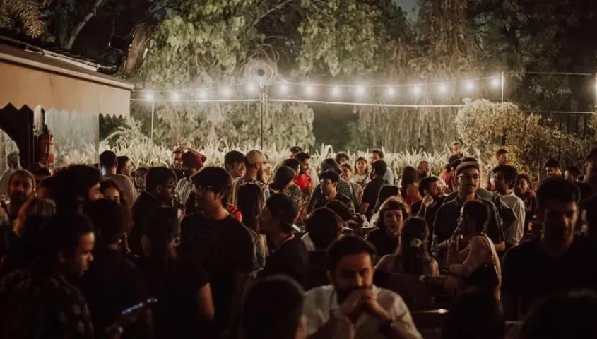 temp_image_subpoi_Auro_Kitchen_and_Bar_DEL_Meta_C2_CATFBD_subcat_F6_2_0_da98e1dc72